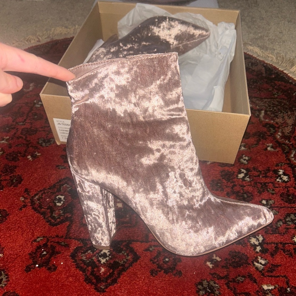 Velvet booties